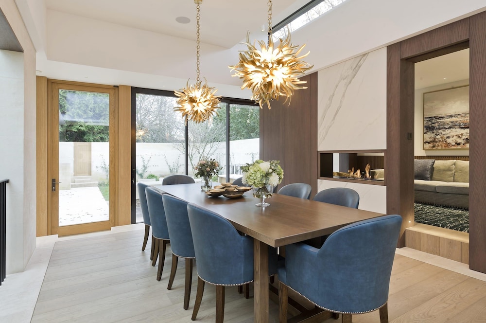 Stunning 5 bed Fulham Home w Indoor Pool Sauna and Private Garden, Photo 7