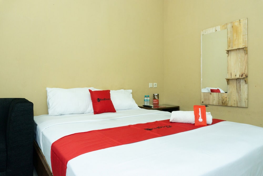 Premium Room (RedDoorz) photo 1