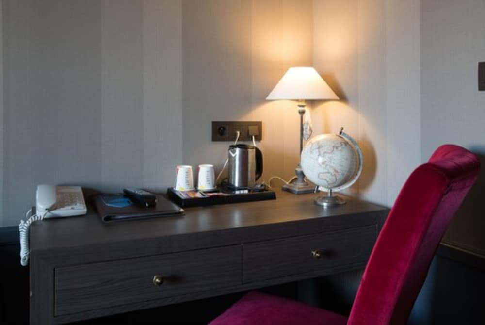 Family Room - Photo 8