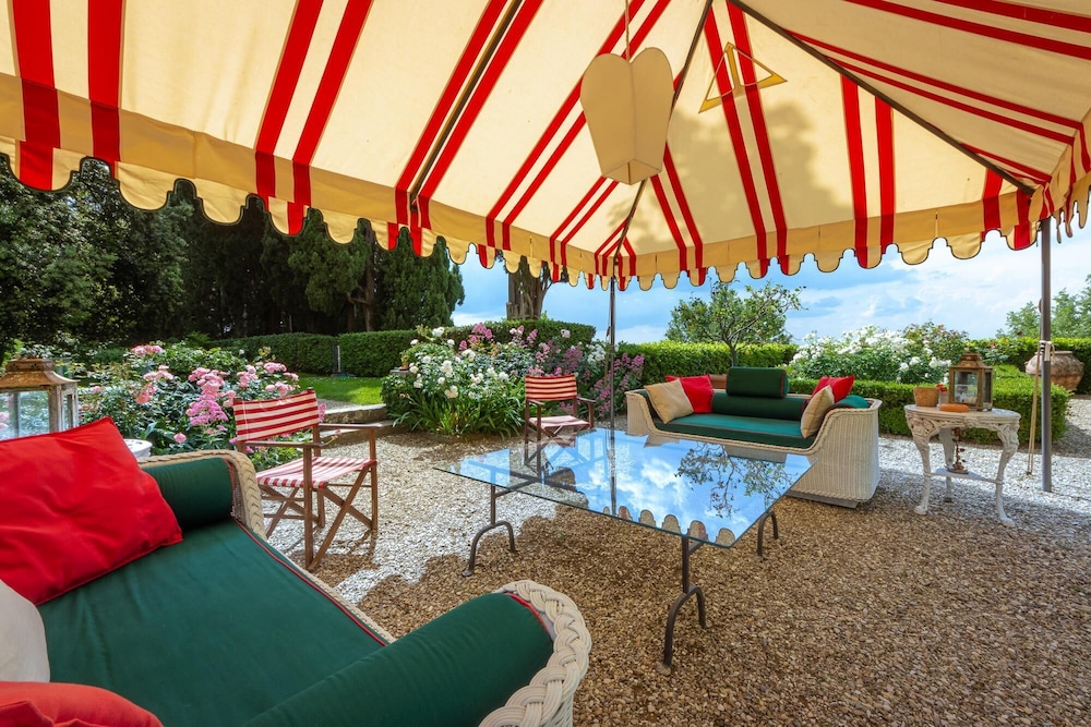Villa di Tizzano Luxurious Retreat in Paradise, Photo 66