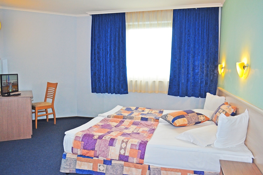 Family Quadruple Room photo 3