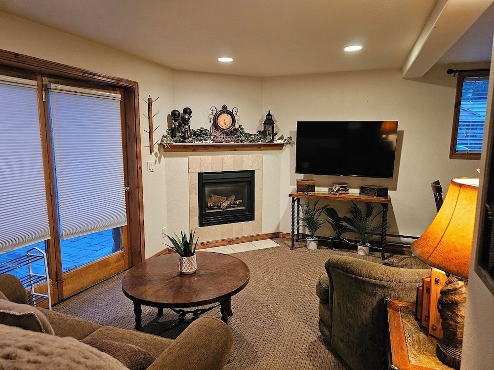 Condo, 1 Queen Bed, Fireplace, Mountain View photo 2