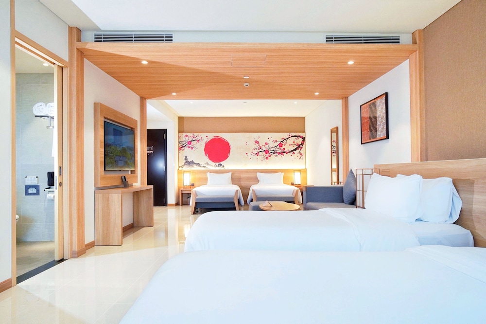 Premium Family Panoramic Ocean View - Quad room, Onsen,  Water Park Inclusive photo 3