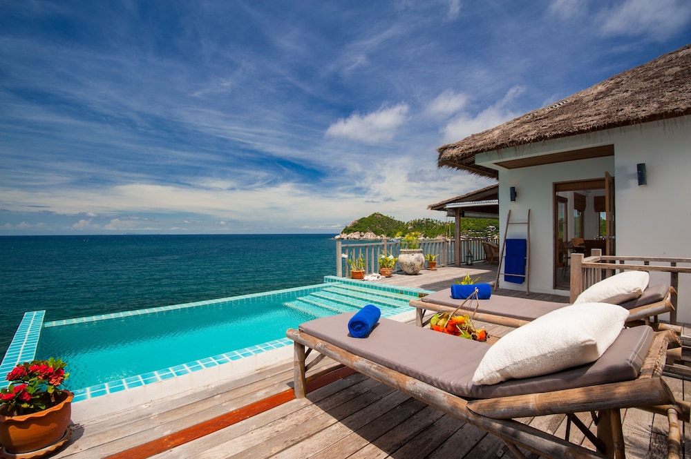 C5B Studio Pool Villa Sea Front