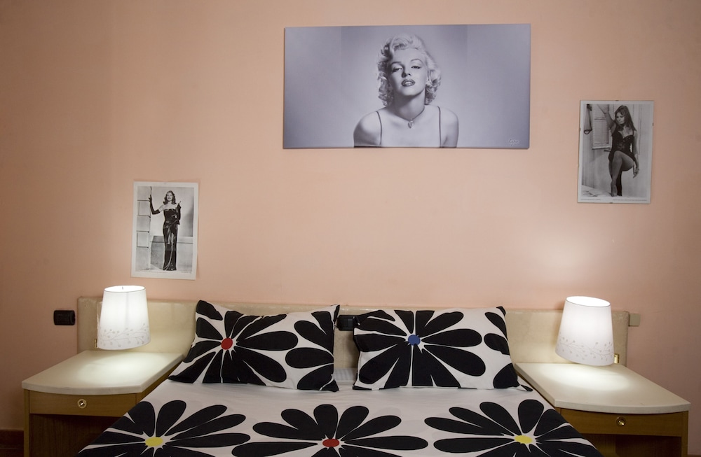Family Quadruple Room - Photo 1