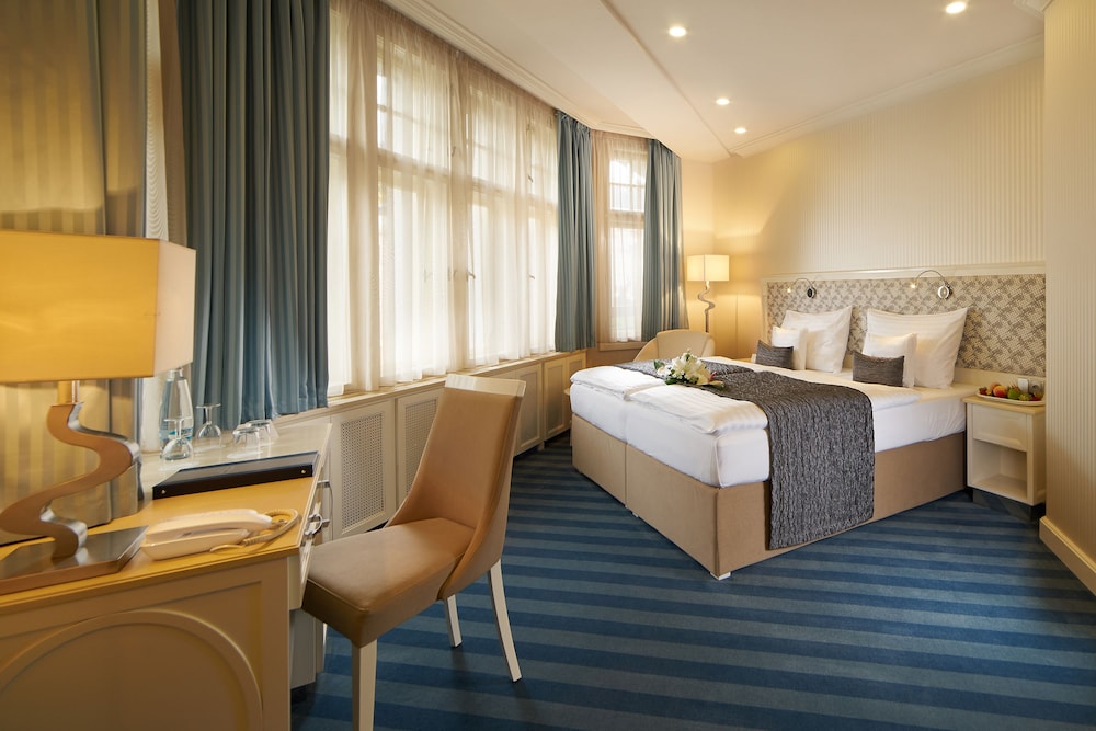 Superior Double or Twin Room photo 2