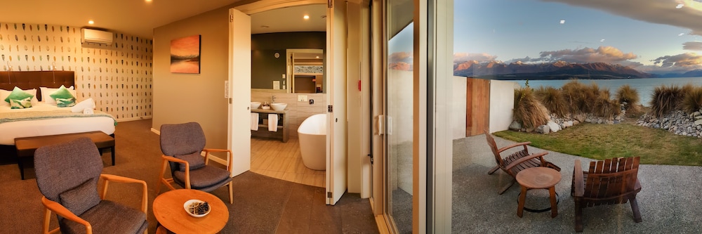 Lake View Suite photo 3