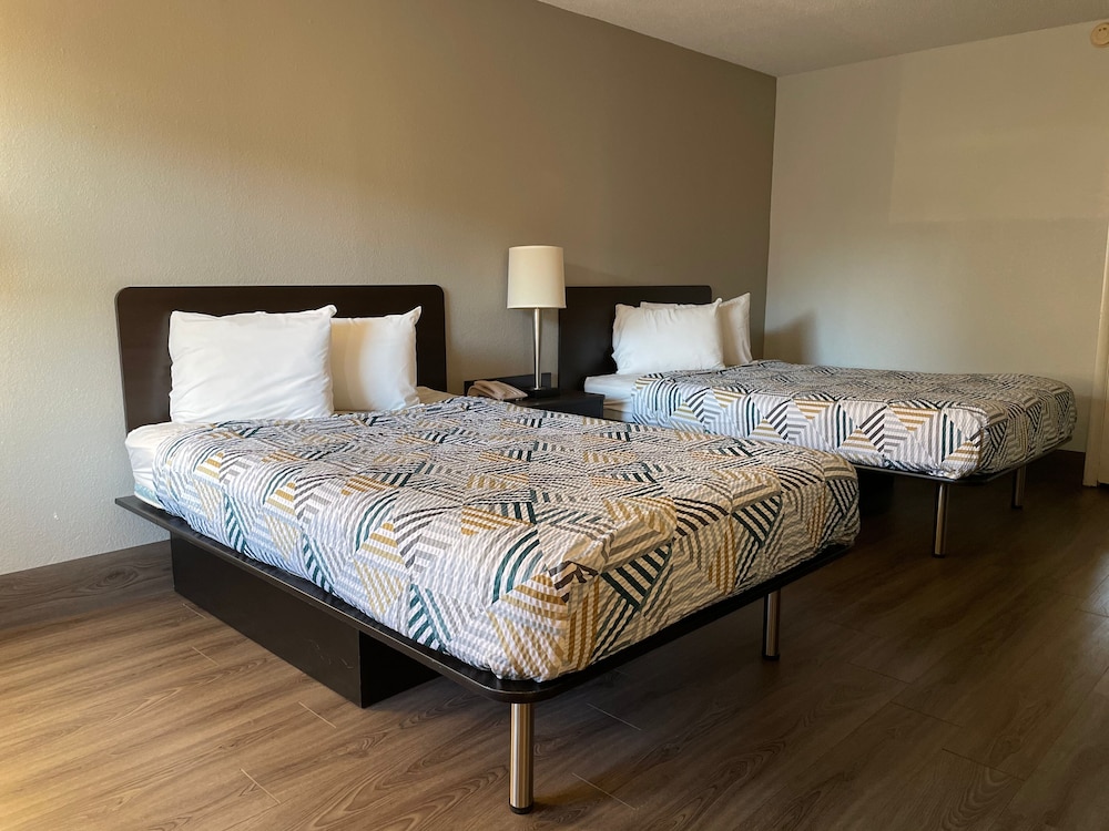 Deluxe Room, 2 Double Beds, Non Smoking, Refrigerator & Microwave - Photo 2