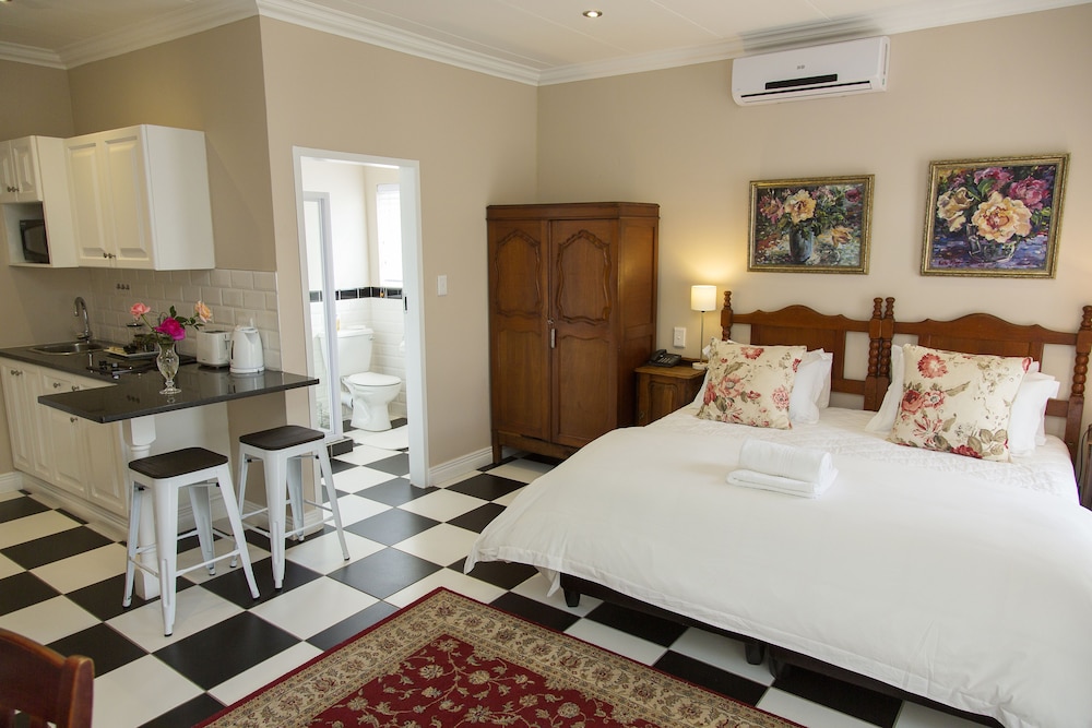 Executive Room - Photo 2