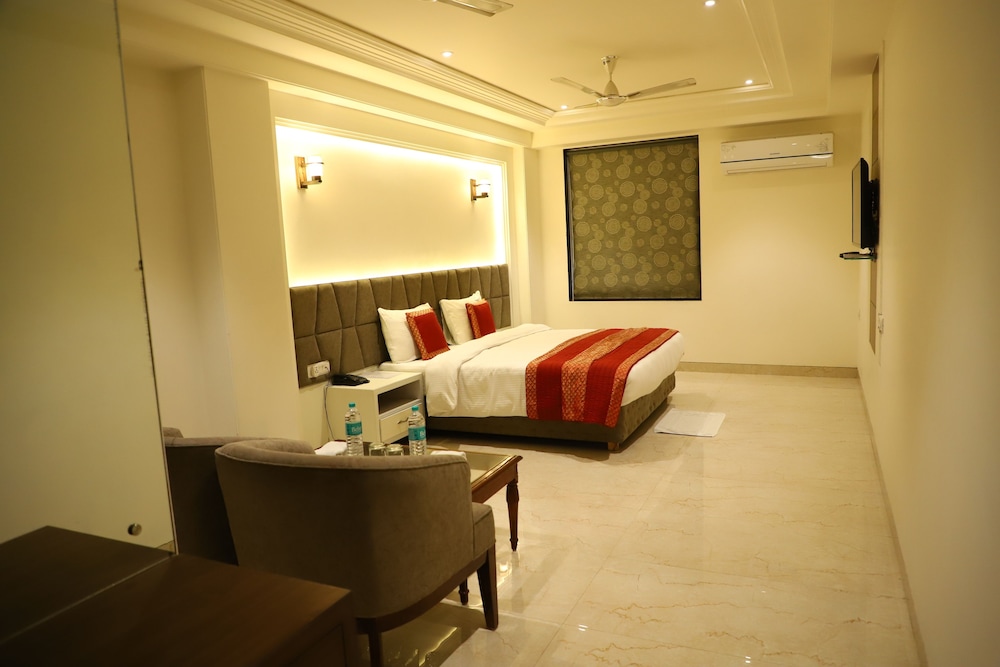 Deluxe Room - Photo 2
