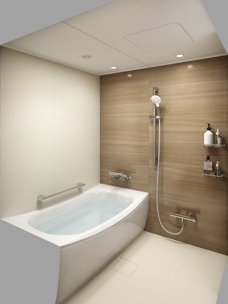 [Top Floor] Superior Corner Triple, Non Smoking, Lounge Access Included photo 3