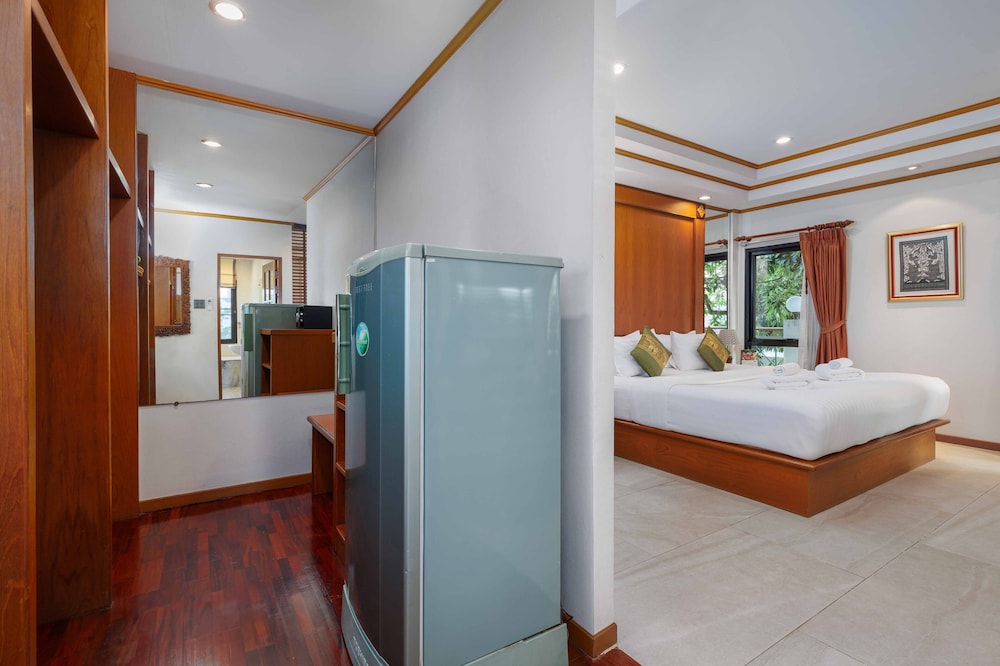 Suite, 1 King Bed photo 2