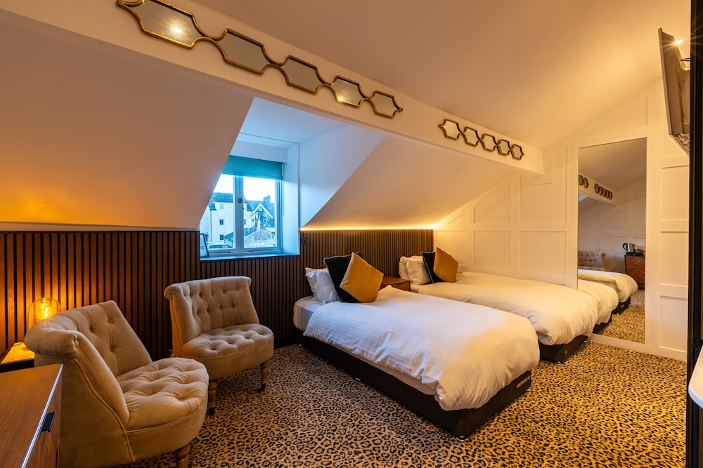 Deluxe Double or Twin Room photo 1