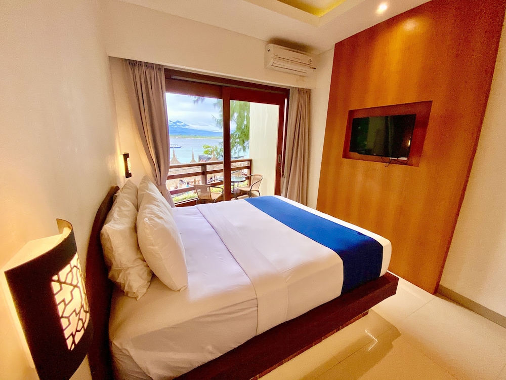 Deluxe Room, 1 Queen Bed, Sea View photo 3