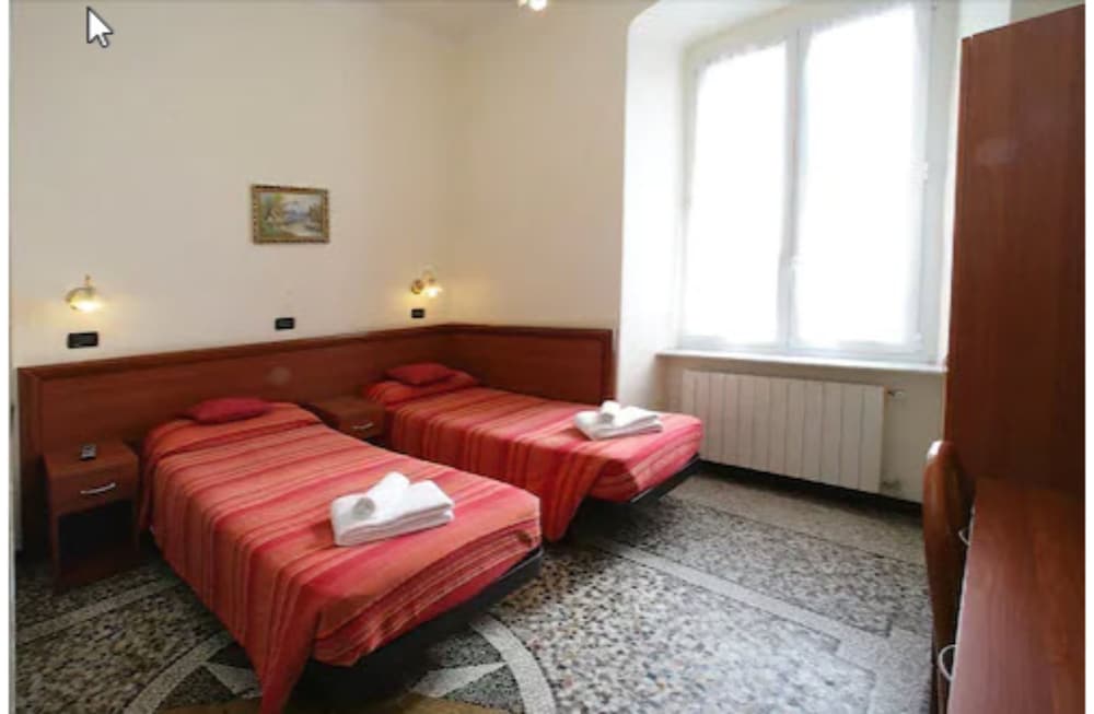 Double Room - Photo 4