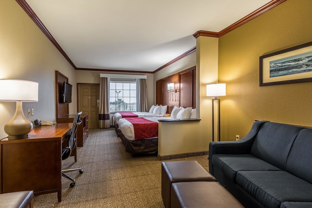 Suite, 2 Queen Beds, Non Smoking, Balcony photo 1
