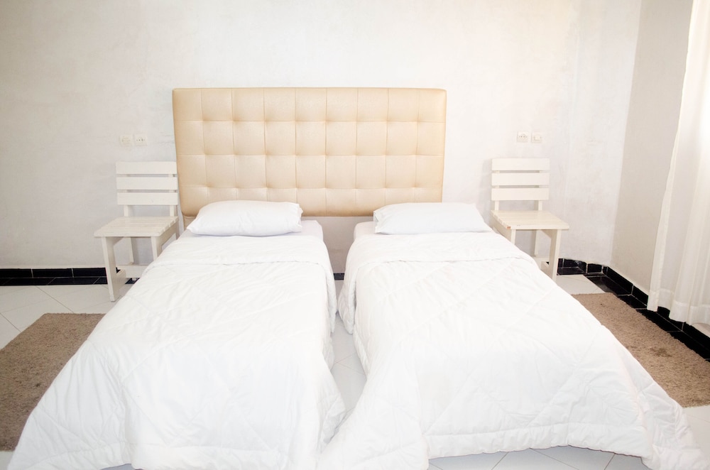 Comfort Room, Multiple Beds