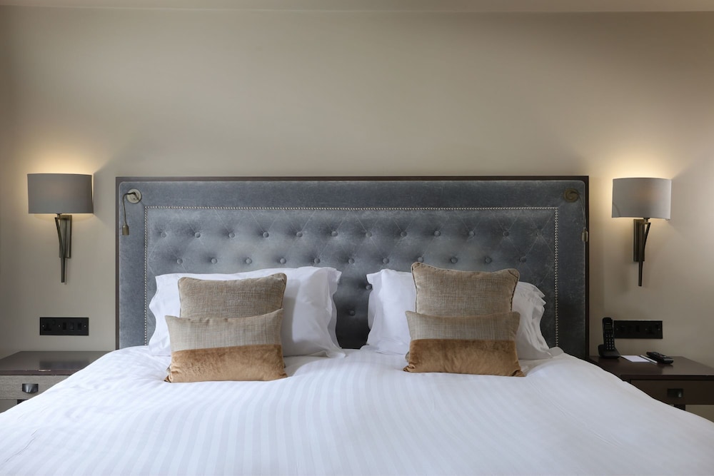 Deluxe Room, 1 King Bed, City View (Windsor Junior Suite)