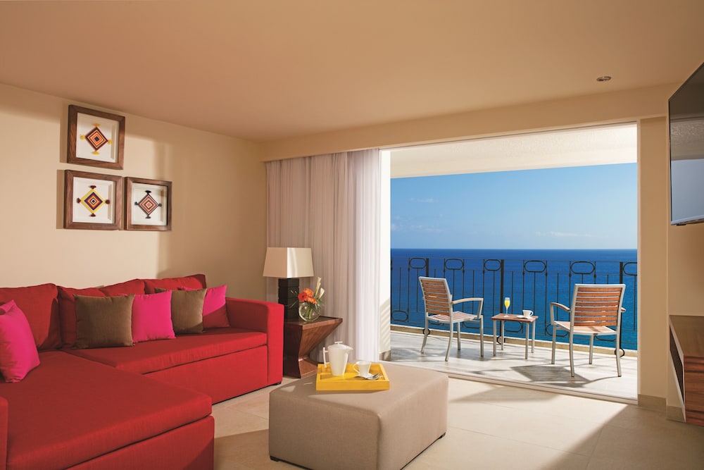 Deluxe Junior Suite Bay View Double - Photo 3