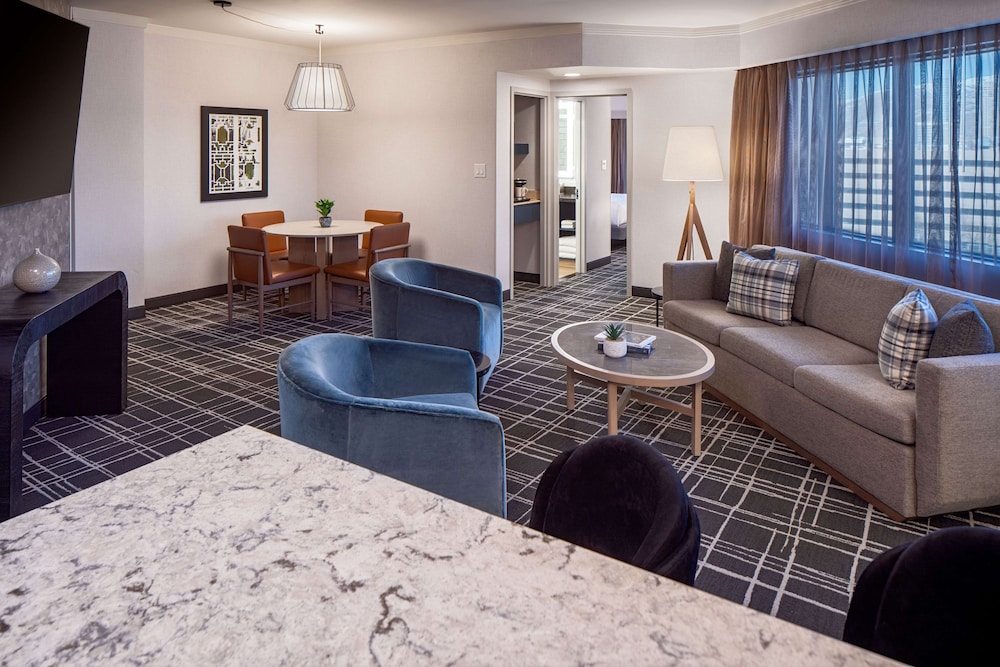 Suite, Non Smoking (3 Rooms) - Photo 1