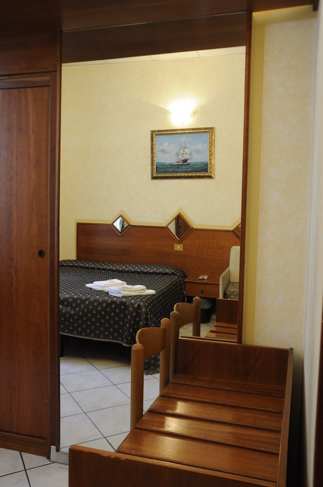 Triple Room photo 2