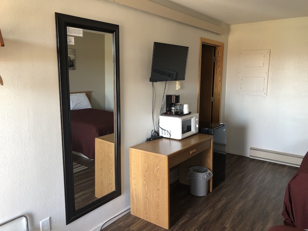 Double Room, single story building photo 2