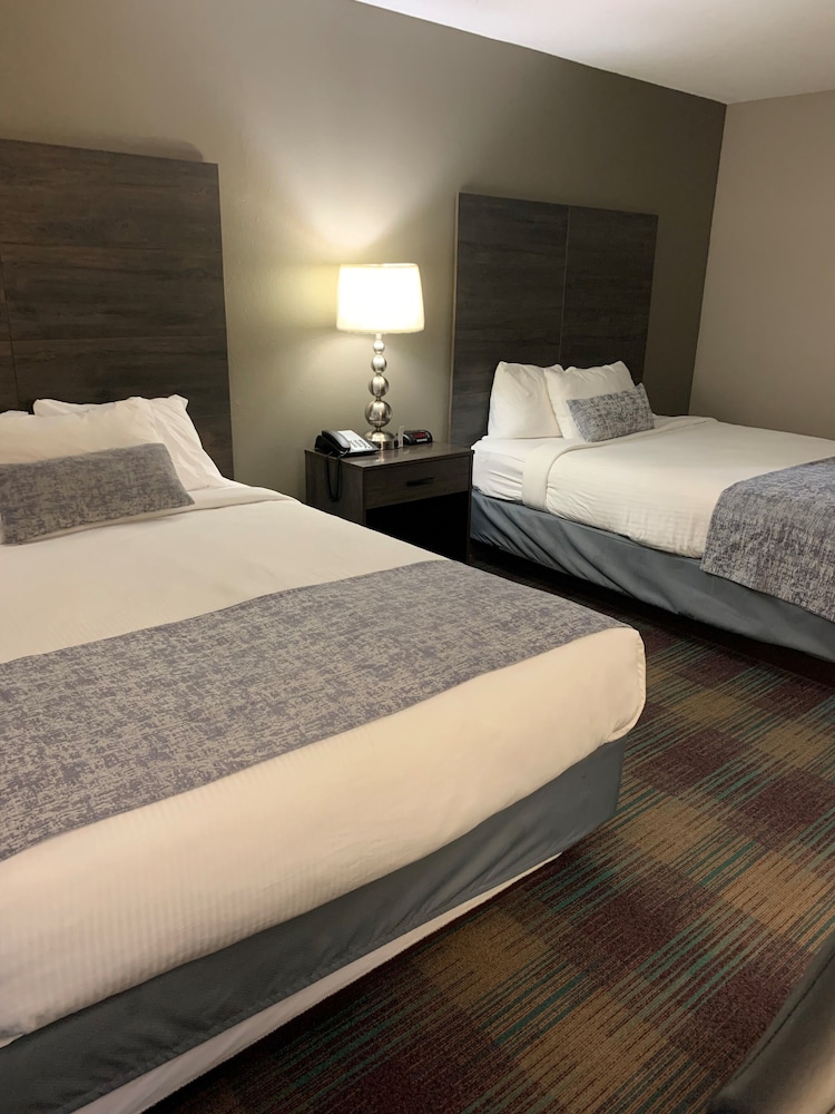 Room, 2 Queen Beds, Non Smoking - Photo 5