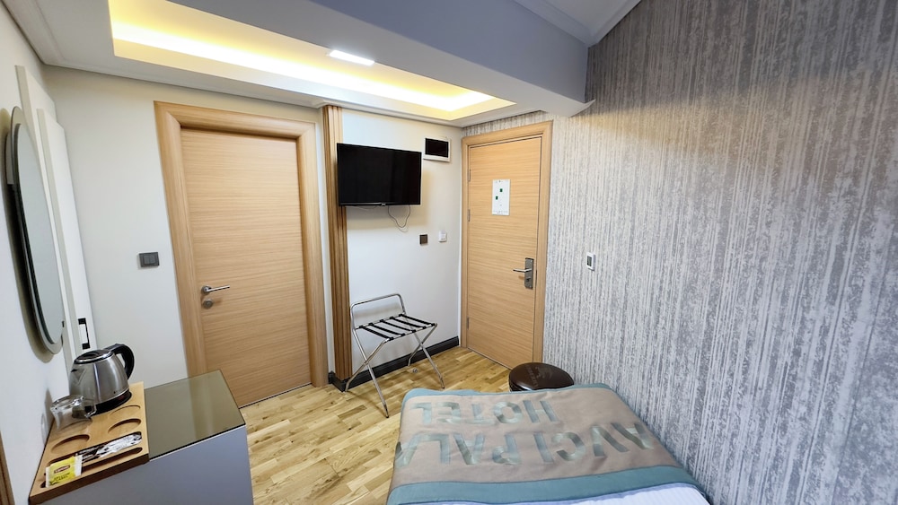 Economy Single Room, City View photo 2