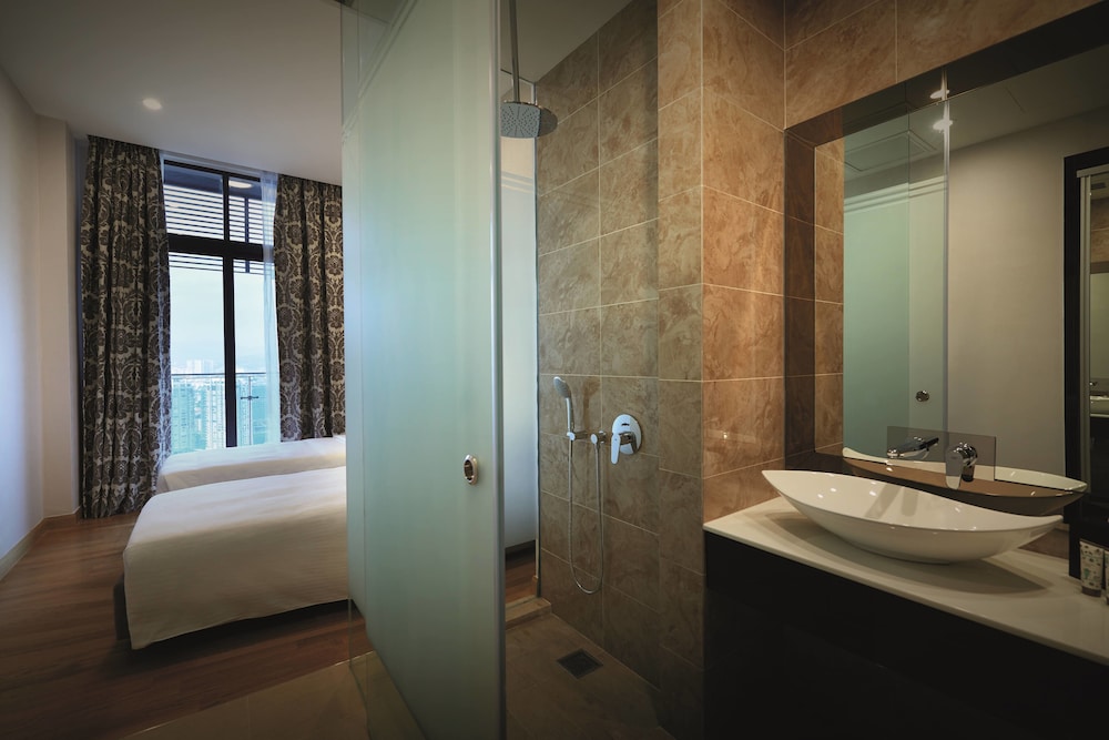 Two Bedroom Premier Suite Queen+ Single @ Residences