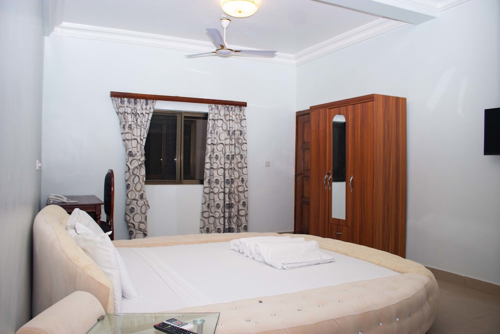 Executive Suite photo 2