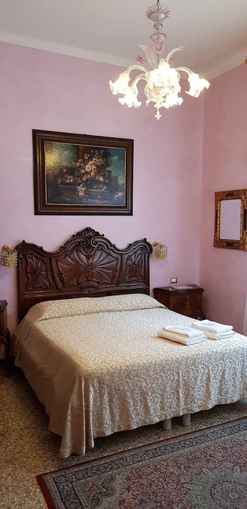 Double Room, 1 Queen Bed (Enchanted perla) photo 1