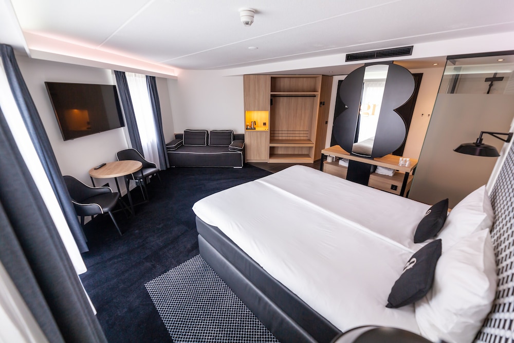 Deluxe Suite photo 1