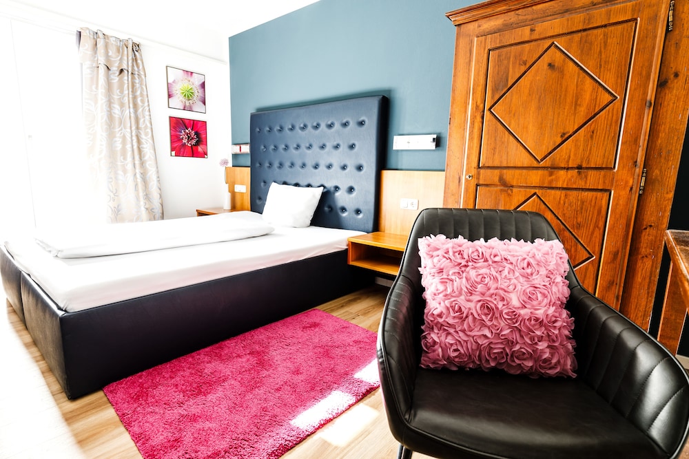 Double Room - Photo 8