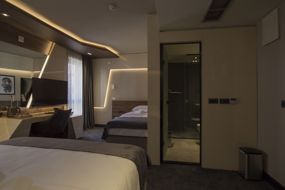 Deluxe Triple Room, Balcony