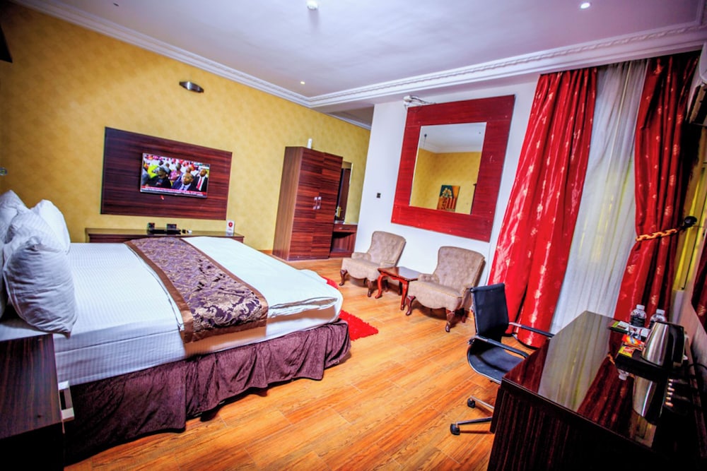 Executive Studio, 1 Queen Bed, Non Smoking photo 2