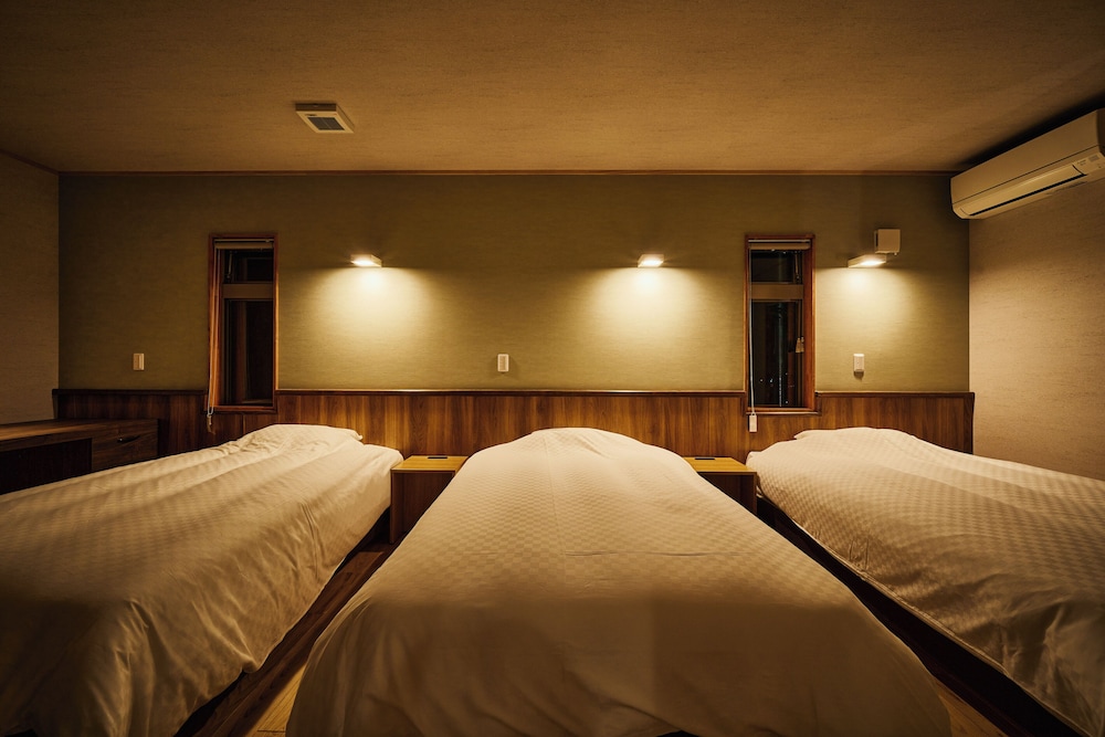 Executive Sakura Western Triple Room photo 3