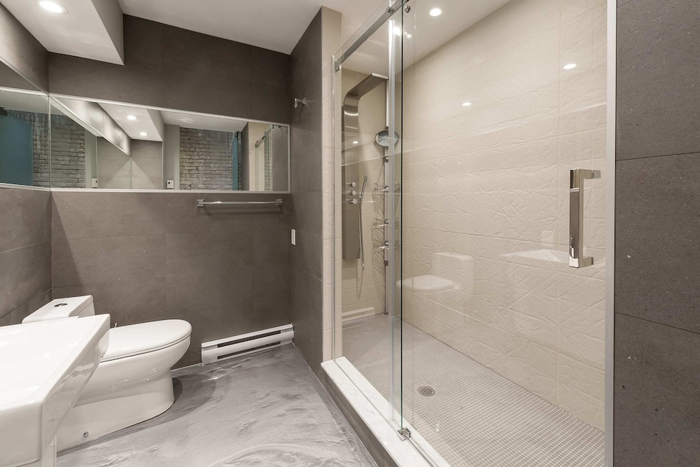 Double Room, 1 Bedroom (1202)