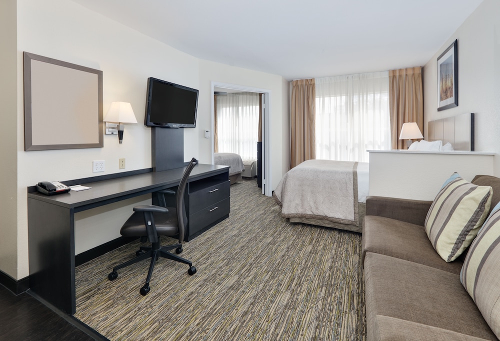 Suite, 2 Bedrooms - Photo 5