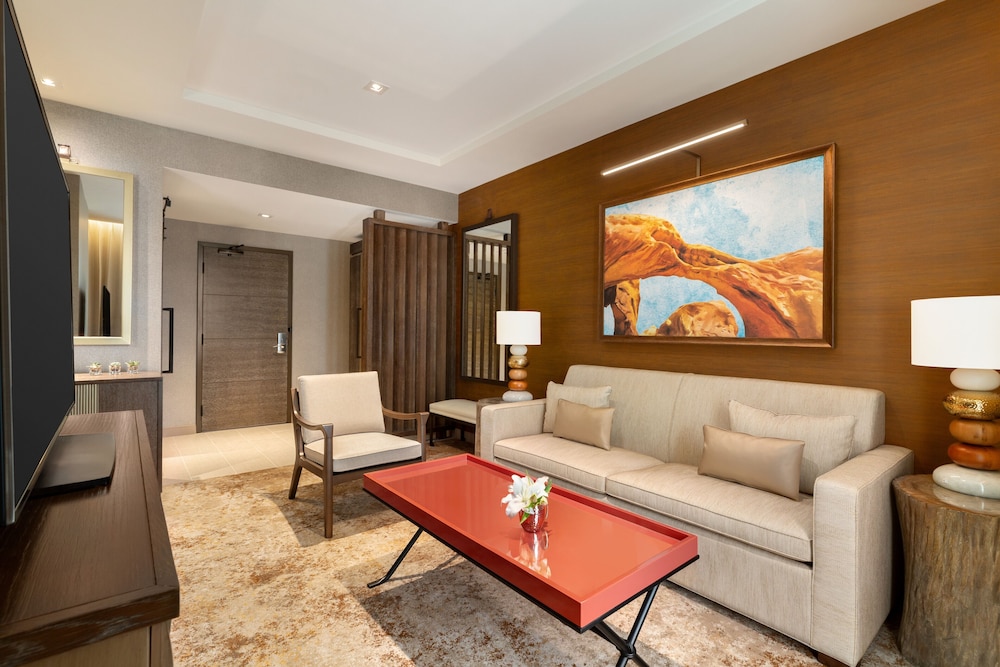 Suite, 1 Bedroom photo 2