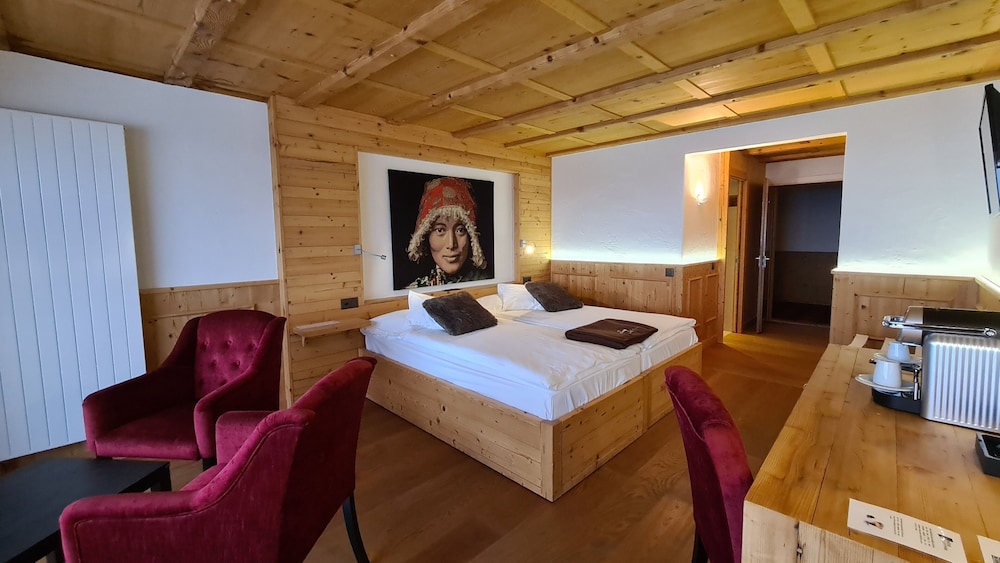 Superior Double Room, Balcony, Mountain View (South) photo 2