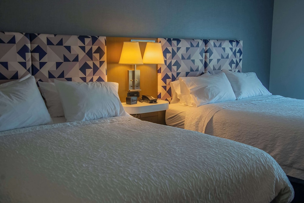 Room, 2 Queen Beds, Accessible (Hearing) - Photo 1