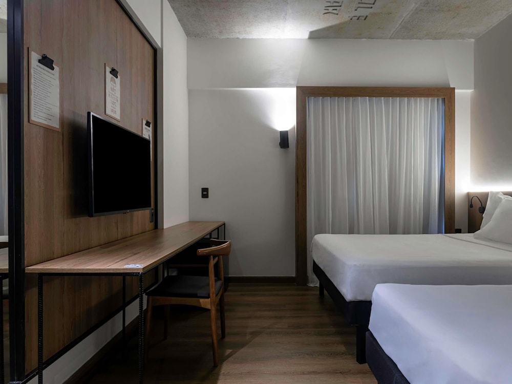 Standard Room with 1 double bed and 1 single bed - Photo 4