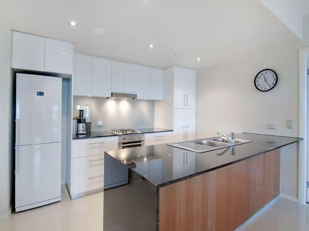 3.5 Bedroom Apartment - Ocean View (Sleeps up to 8)