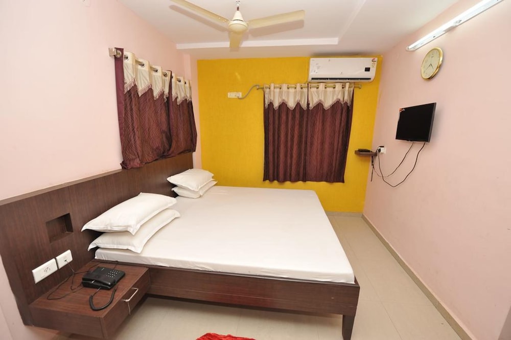 Deluxe Room - Photo 3