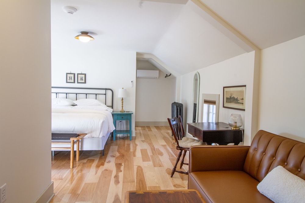 Hickory Room photo 2