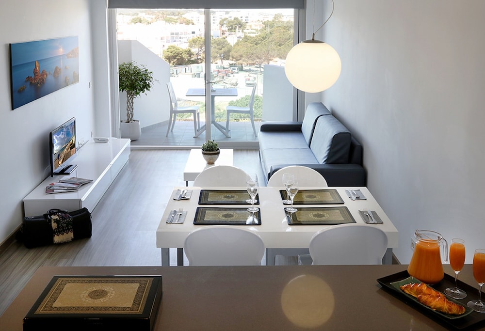 Premium Apartment, 1 Bedroom, Partial Sea View (4 Adults) photo 2
