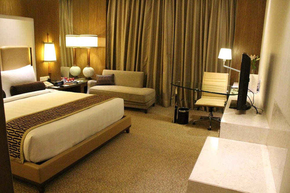 Standard Room Offers Buy1Get1 on Premium beverages between 11amto7pm and 15% discount on Food and Soft beverages, SPA and Laundry thumbnail 6