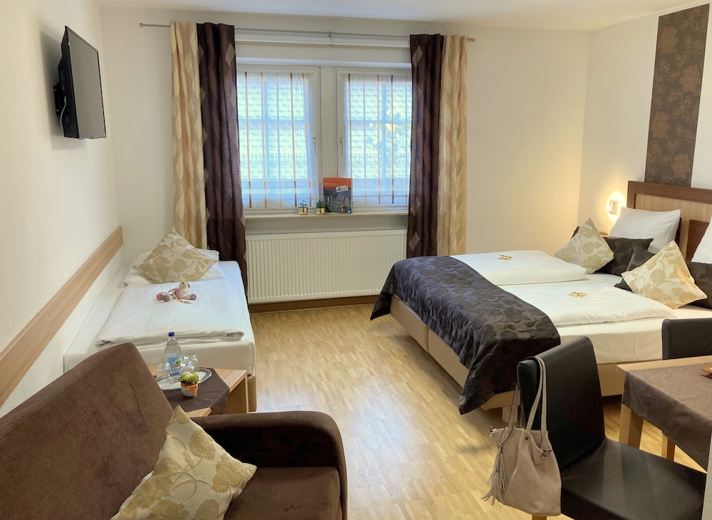 Superior Triple Room, Private Bathroom photo 2