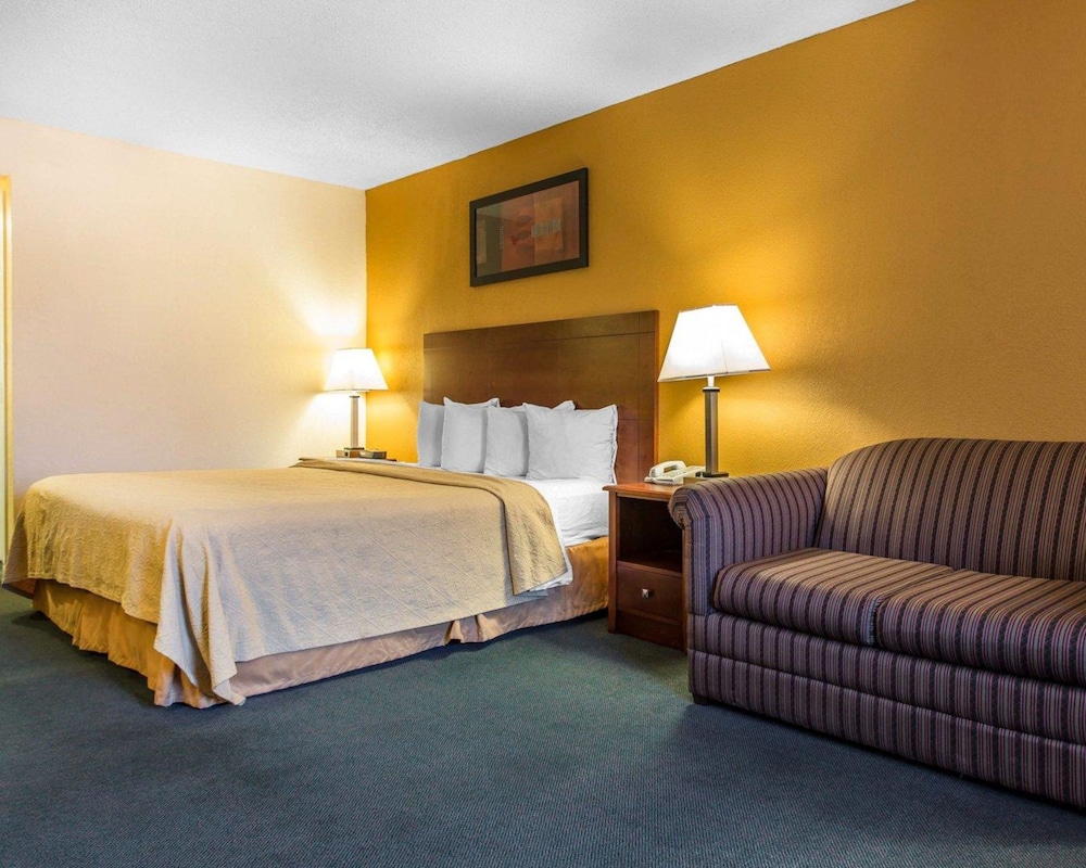 Standard Room, 1 King Bed, Smoking photo 1