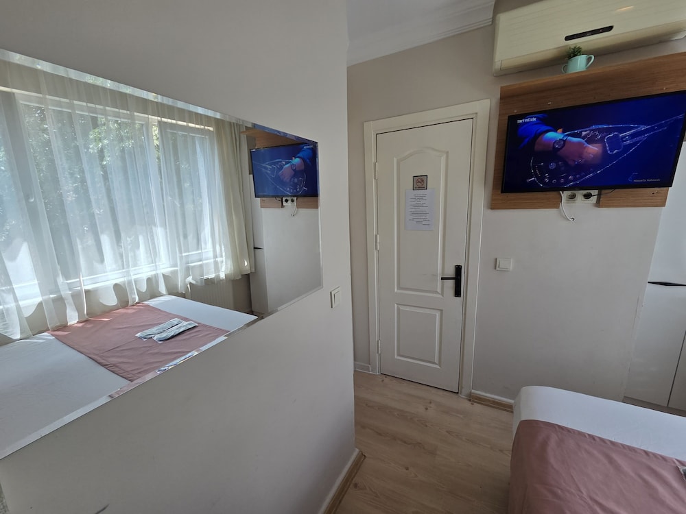 Standard Room photo 2